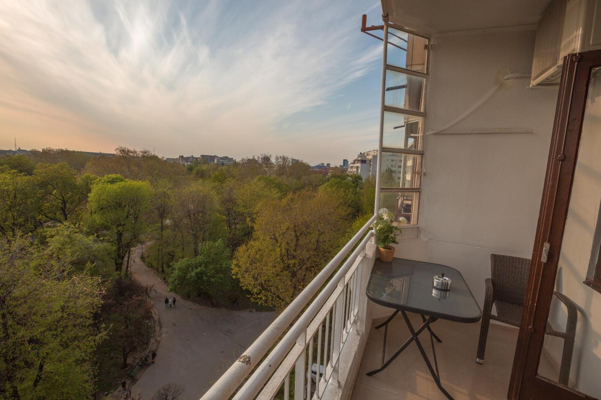 Spacious View With Balcony *